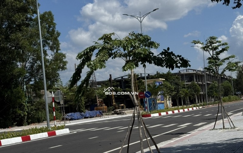 (Chính chủ) Cần bán gấp đất mặt tiền đường Trường Chinh (đường 81)